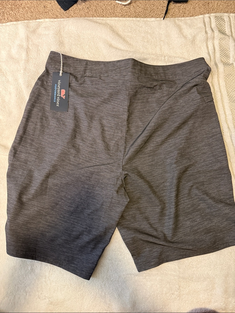 Vineyard Vines Men’s Gray Swim Board Shorts with Navy Trim - Picture 5 of 6